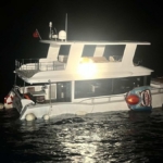 Çanakkale'de batma tehlikesi geçiren teknedeki iki kişi Sahil Güvenlik tarafından kurtarıldı