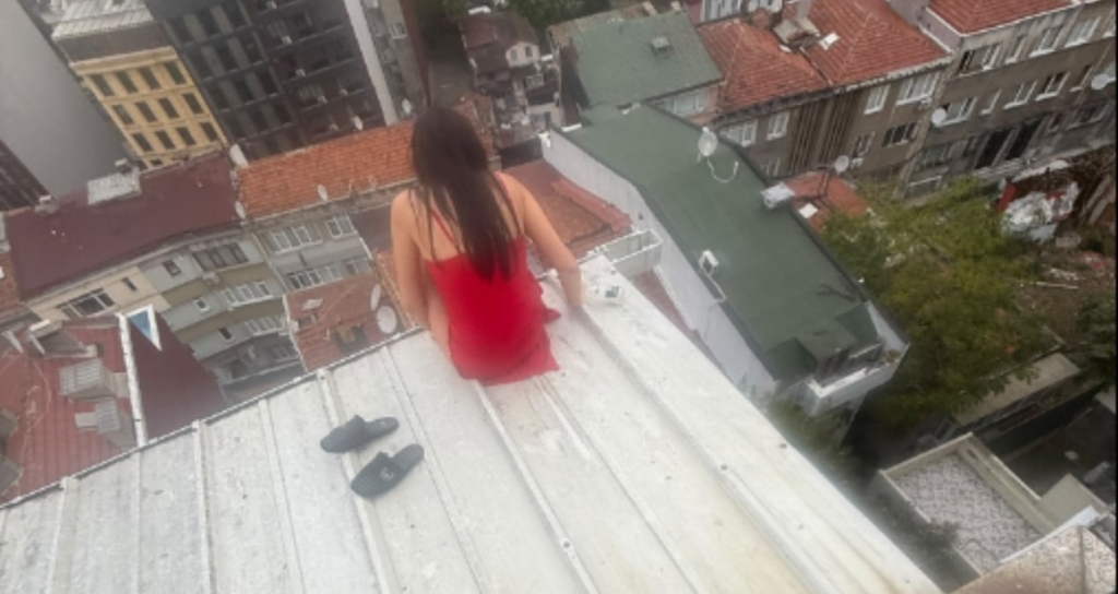 Şişli'de Çatıdan Düşen Kadının Ölümüyle İlgili İki Şüpheli Gözaltına Alındı