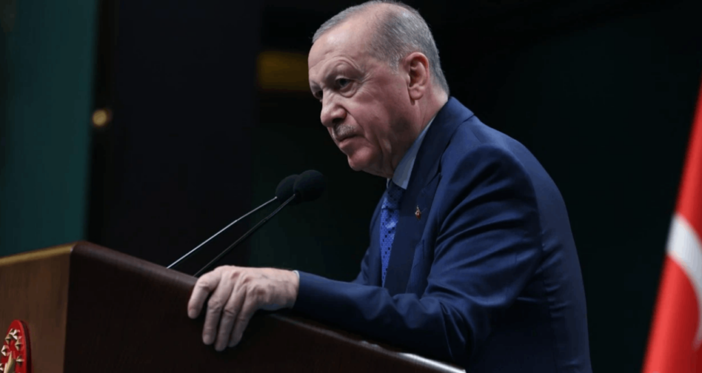 İktidar Kulislerinde Emekli Maaşları ve Fon Tartışmaları İçin Yıl Sonu Mesaisi