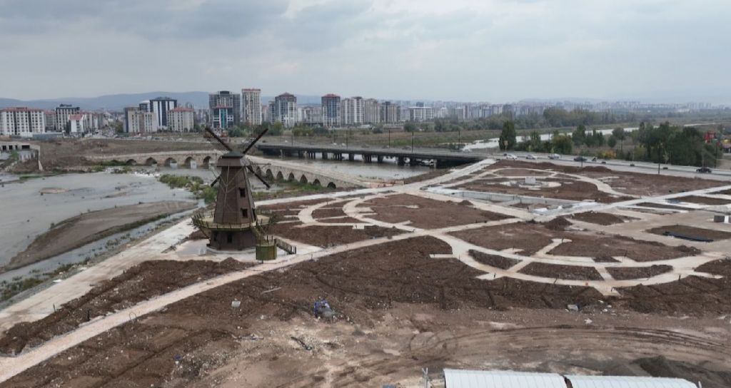 Sivas'ta Kızılırmak Kıyısına Kurulacak Rekreasyon Alanı Dört Etapta Tamamlanacak
